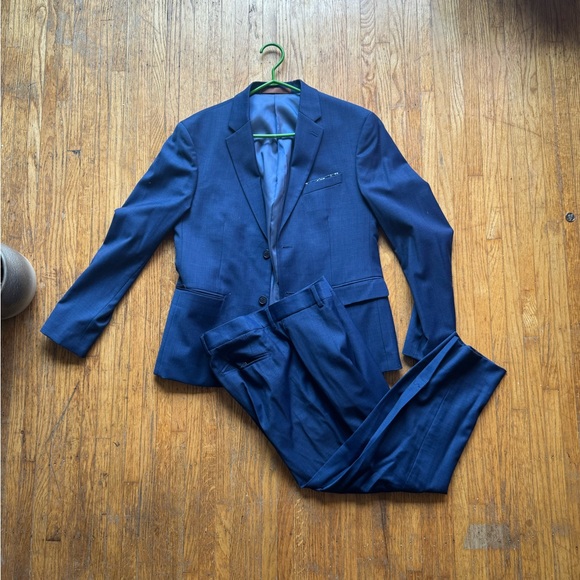 RW&Co full suit - Picture 3 of 6